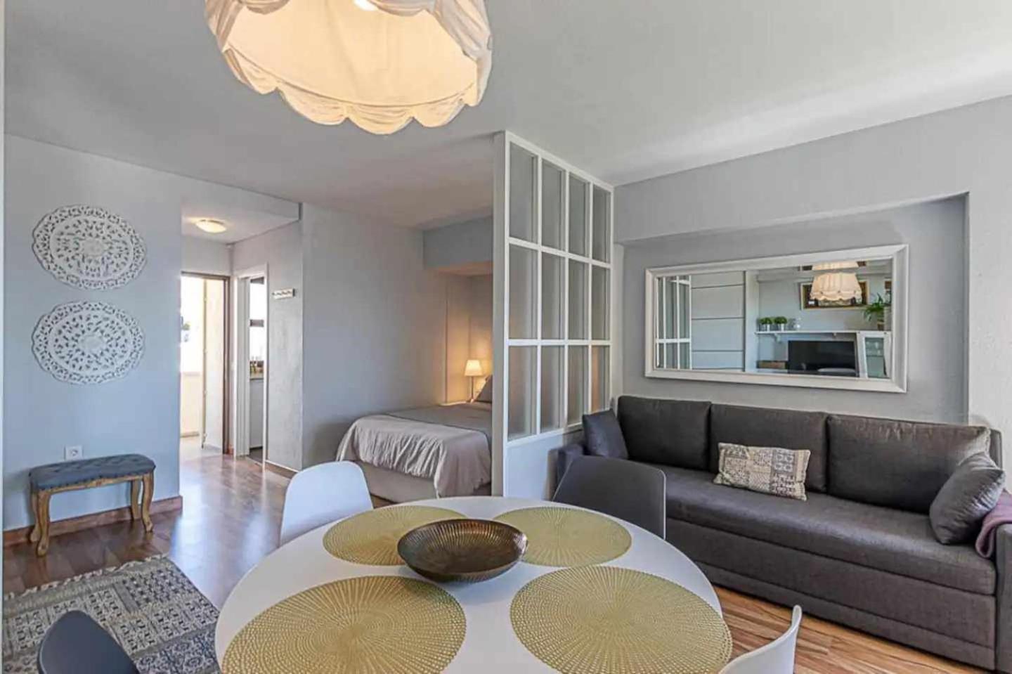 Encantador Apartamento En Primera Linea De Playa ベナルマデナ エクステリア 写真